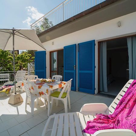 Le Sirene Aparthotel Seccheto Exterior photo