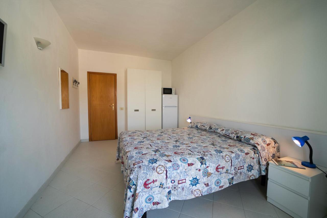 Le Sirene Aparthotel Seccheto Exterior photo