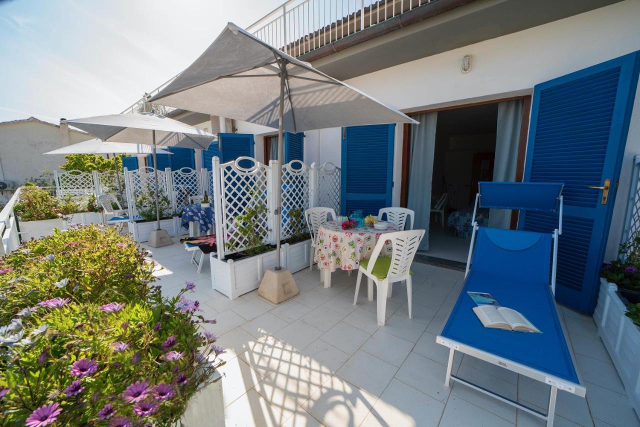 Le Sirene Aparthotel Seccheto Exterior photo