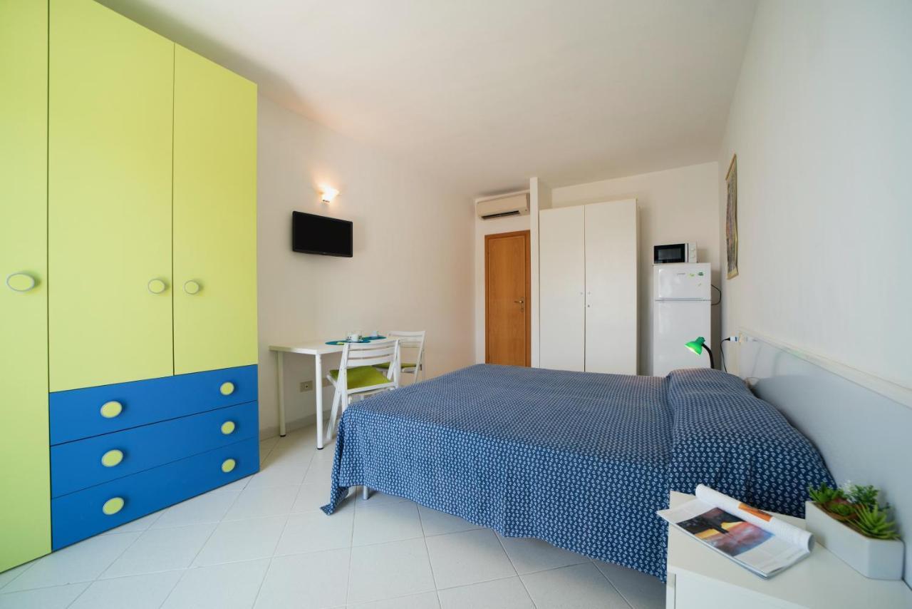 Le Sirene Aparthotel Seccheto Exterior photo