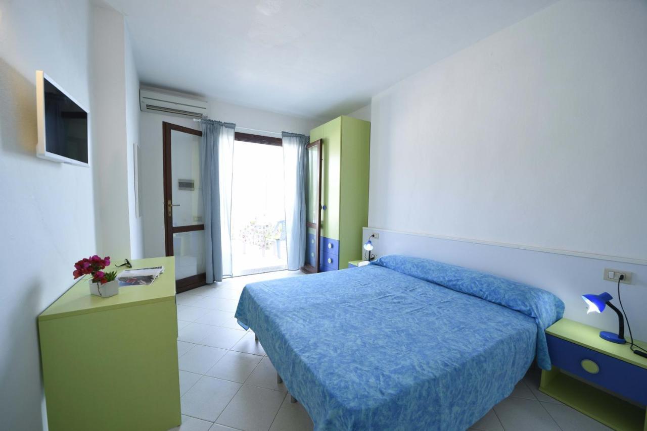 Le Sirene Aparthotel Seccheto Exterior photo