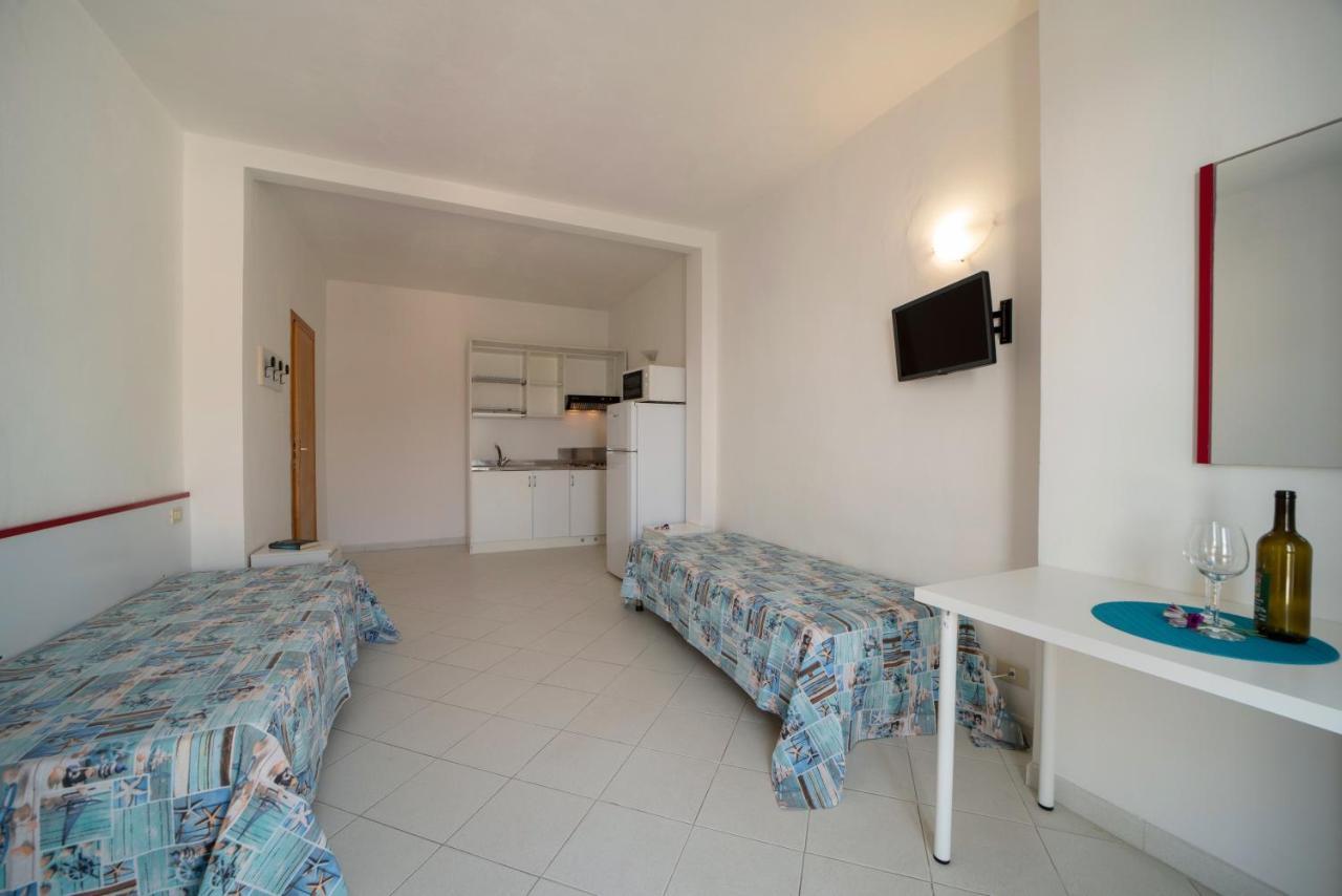 Le Sirene Aparthotel Seccheto Exterior photo