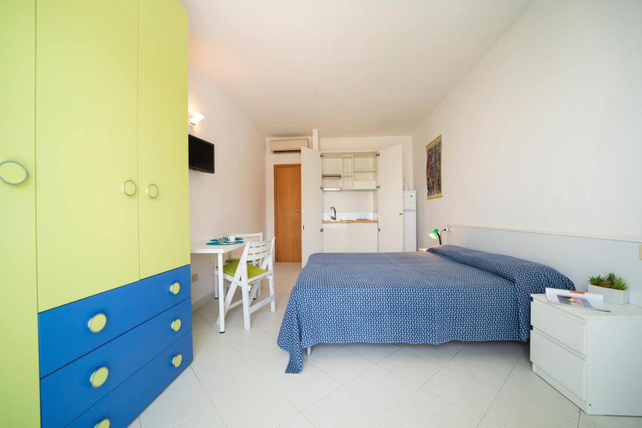 Le Sirene Aparthotel Seccheto Exterior photo