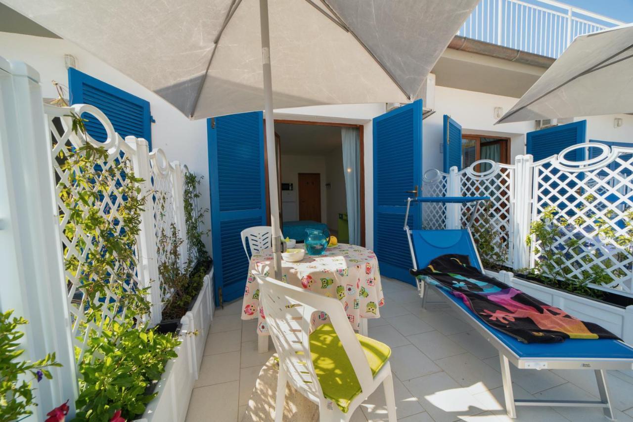 Le Sirene Aparthotel Seccheto Exterior photo