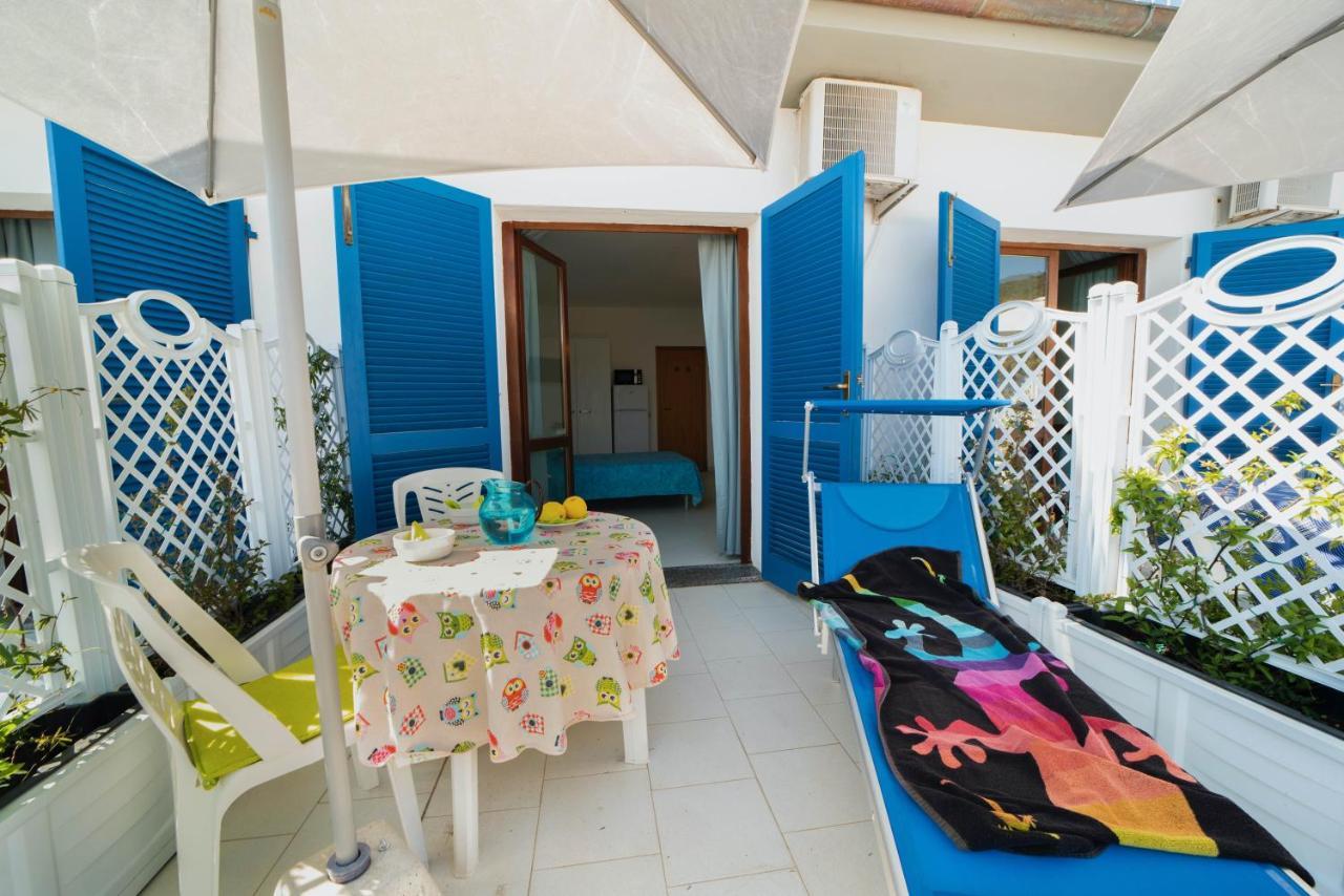 Le Sirene Aparthotel Seccheto Exterior photo