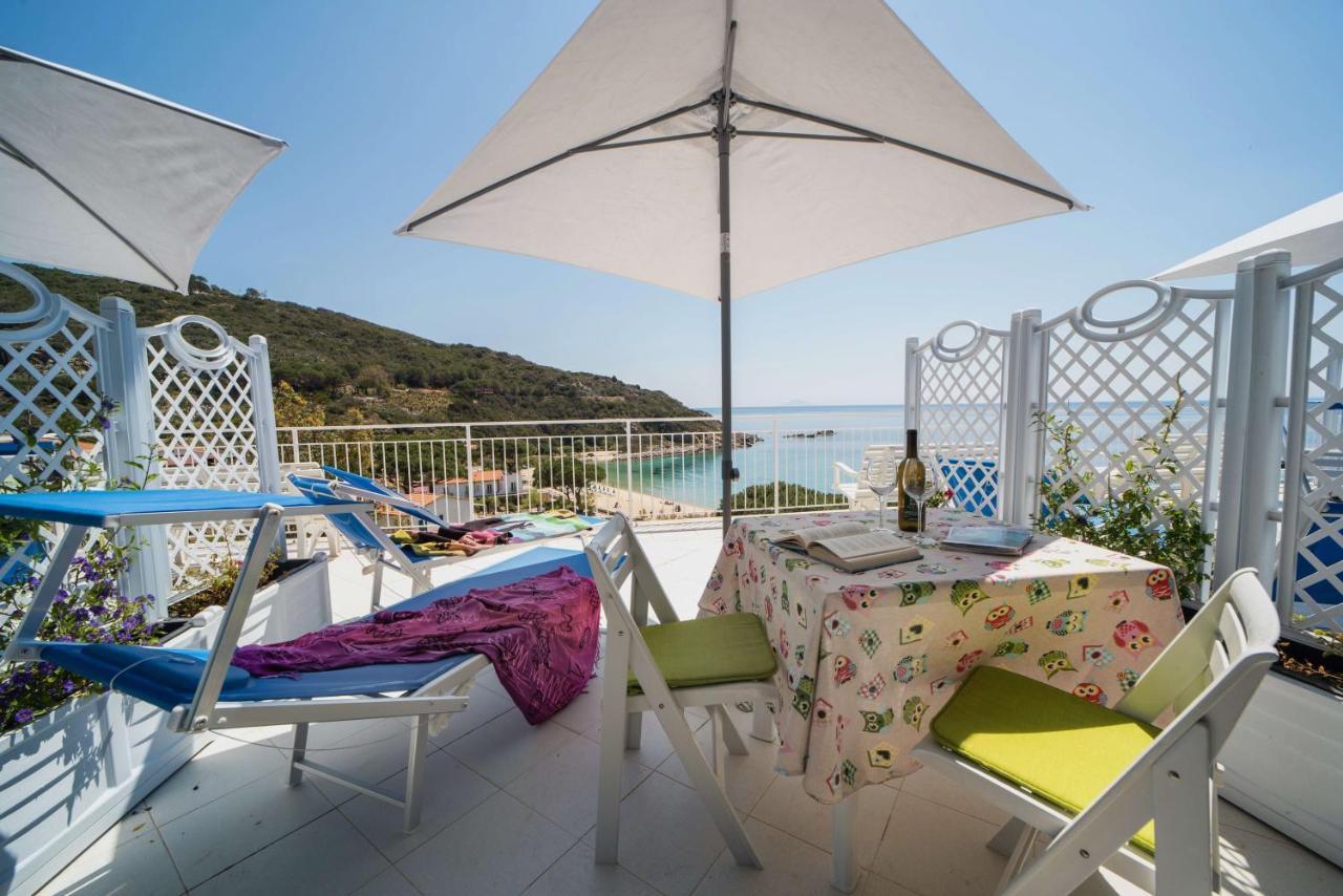 Le Sirene Aparthotel Seccheto Exterior photo