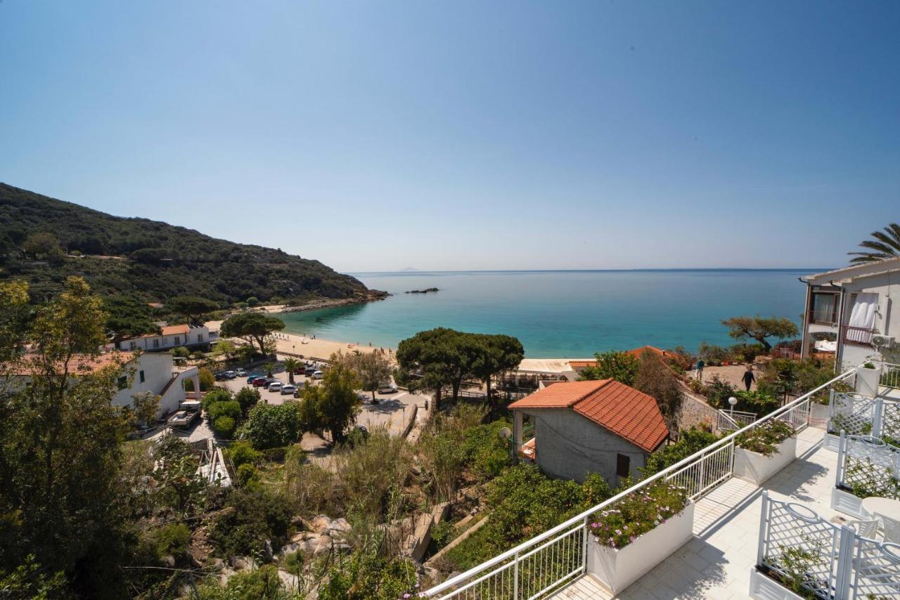 Le Sirene Aparthotel Seccheto Exterior photo