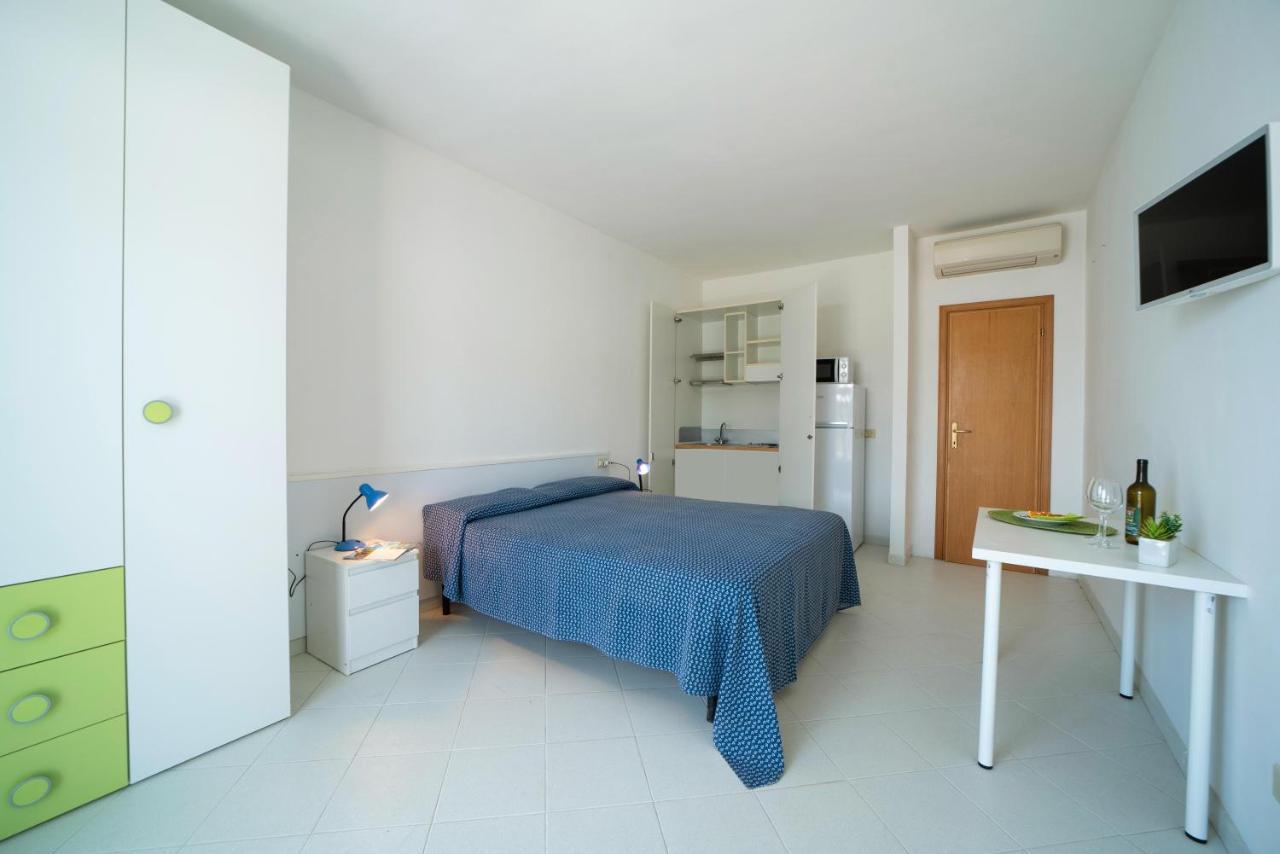 Le Sirene Aparthotel Seccheto Exterior photo