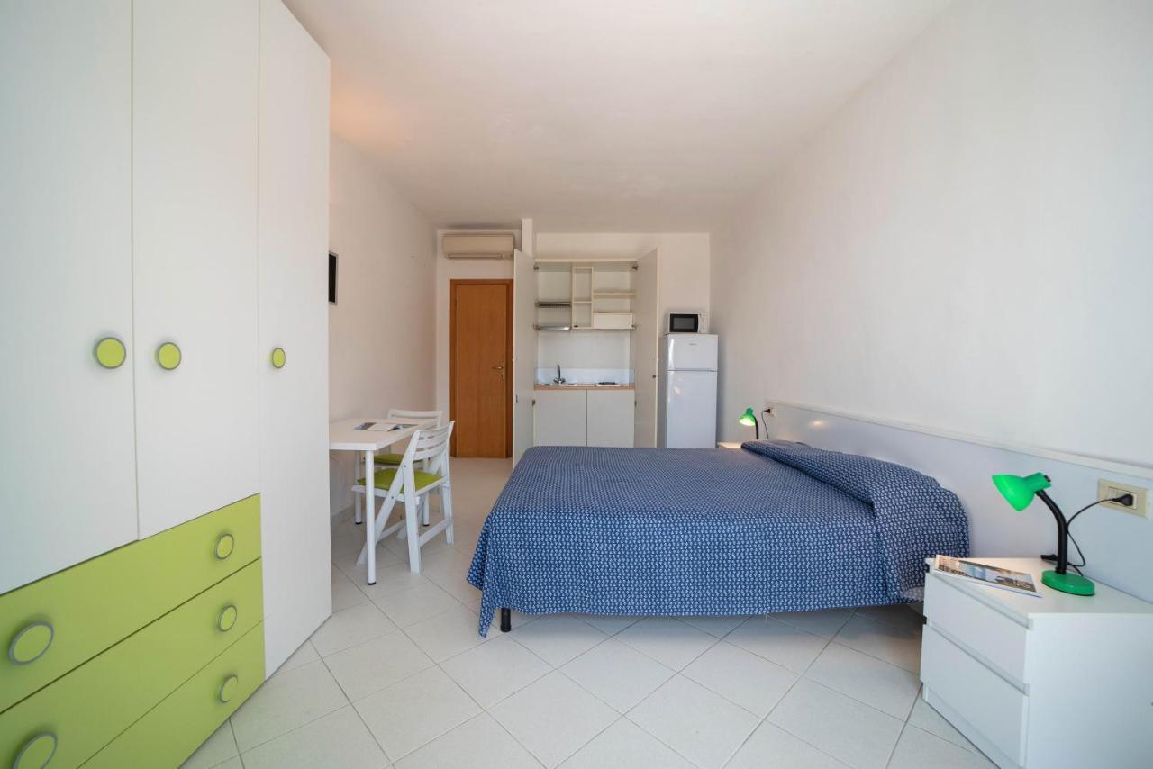 Le Sirene Aparthotel Seccheto Exterior photo