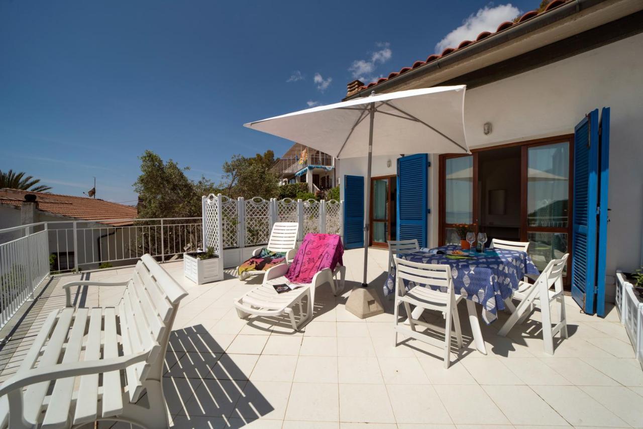 Le Sirene Aparthotel Seccheto Exterior photo