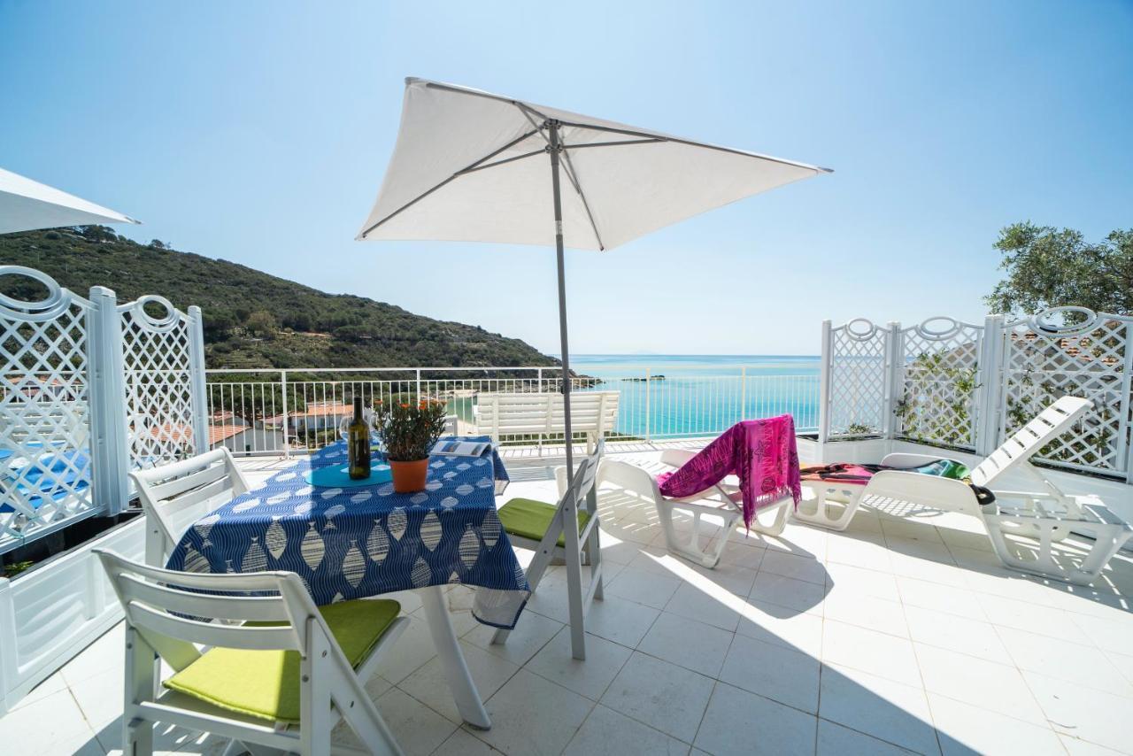 Le Sirene Aparthotel Seccheto Exterior photo
