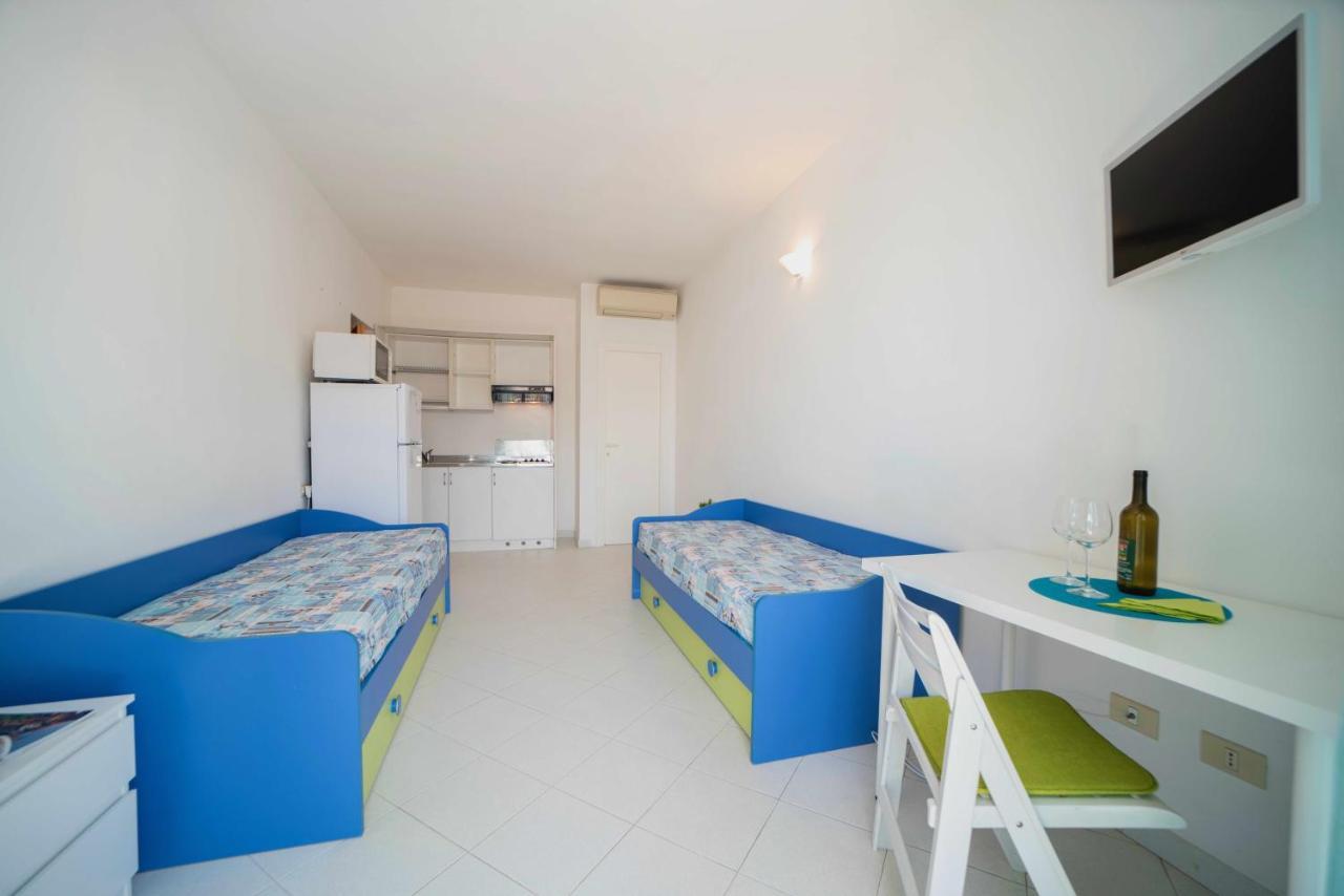 Le Sirene Aparthotel Seccheto Exterior photo