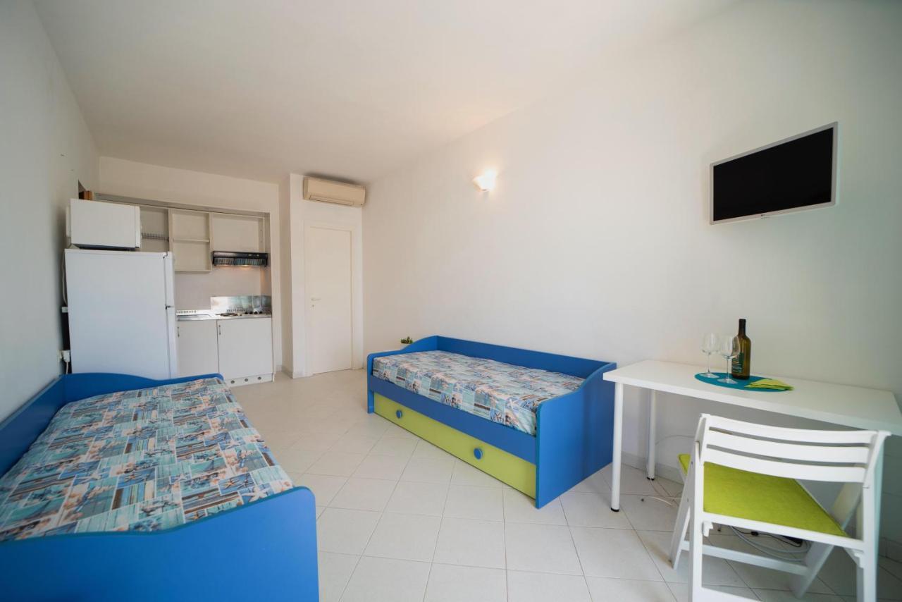 Le Sirene Aparthotel Seccheto Exterior photo