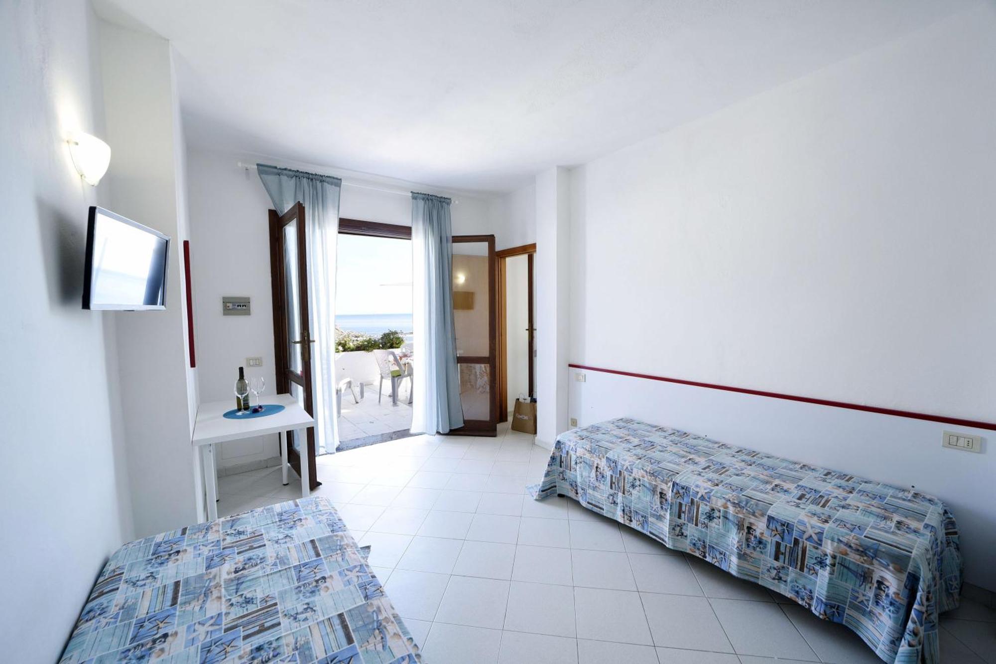 Le Sirene Aparthotel Seccheto Exterior photo