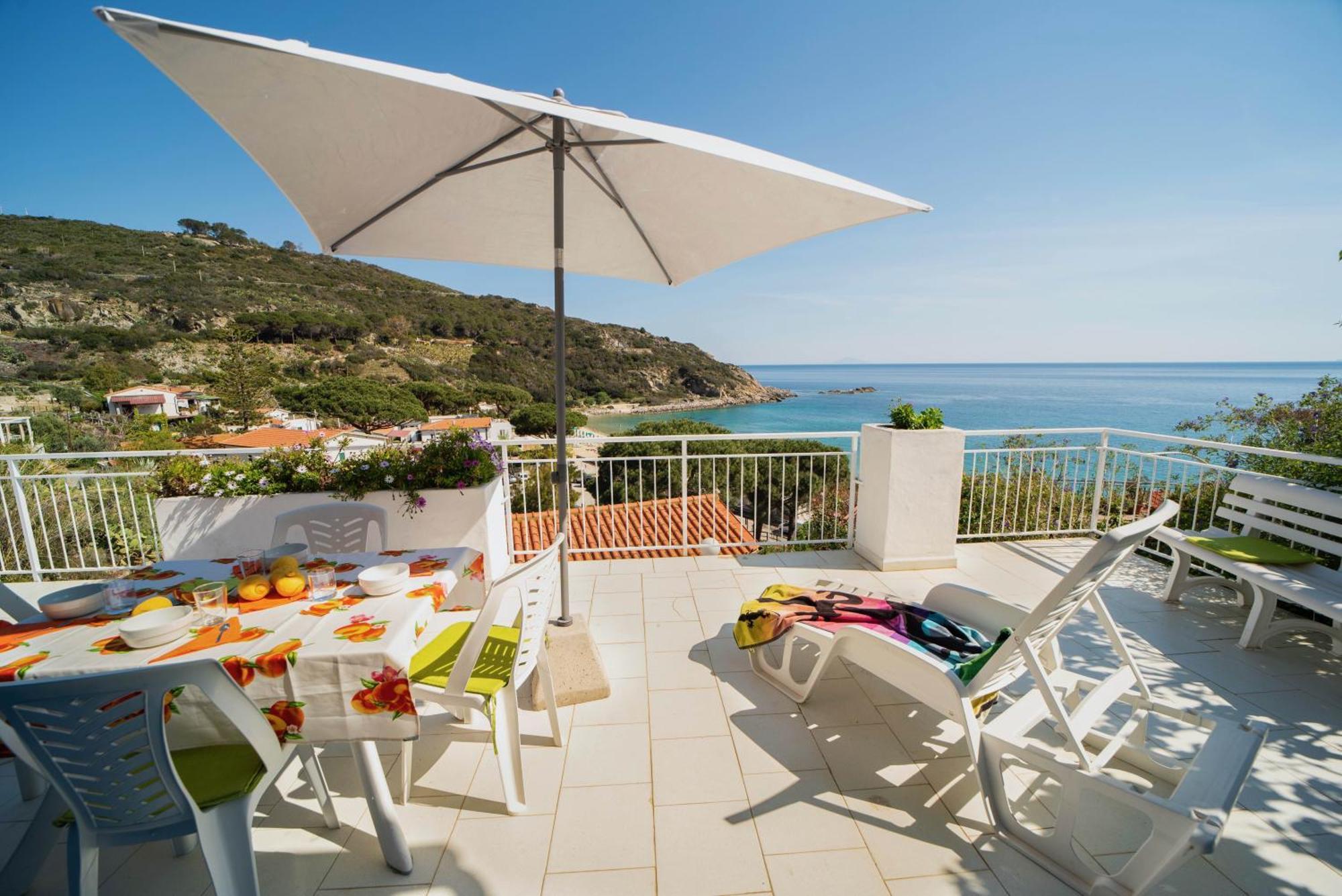 Le Sirene Aparthotel Seccheto Exterior photo