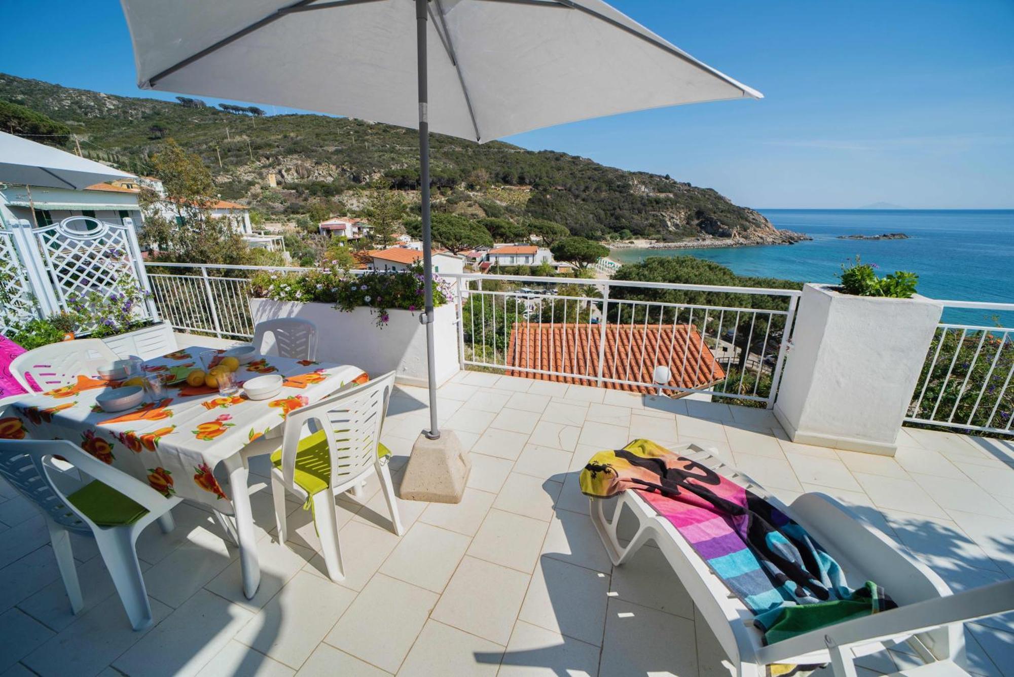 Le Sirene Aparthotel Seccheto Exterior photo